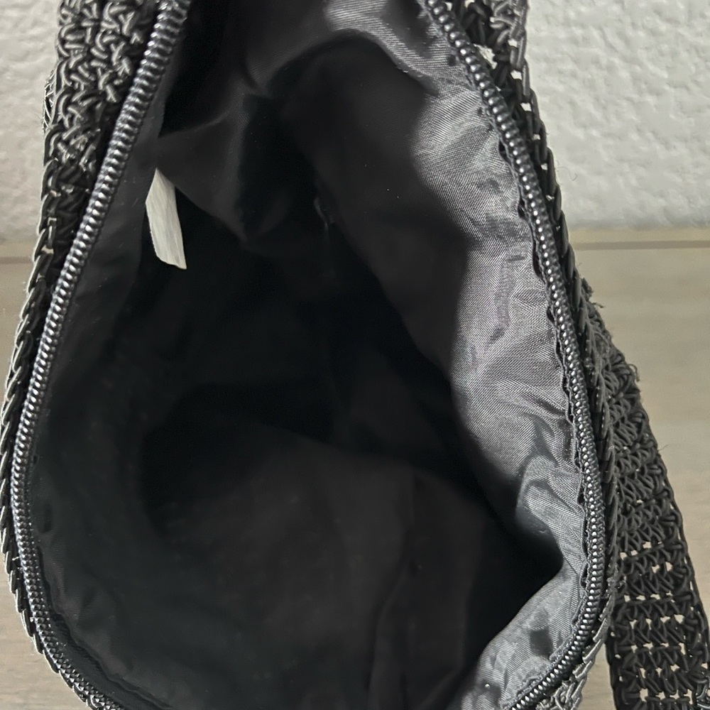 Chain Weave Pattern Lined Black Crossbody/Shoulde… - image 7